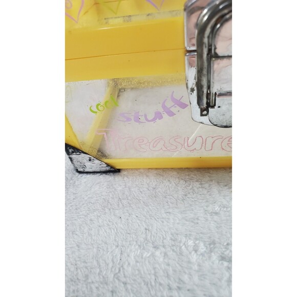 Vintage Yellow Comestic Jewelry Fun Treasure Cool Stuff Box 7" x 4 1/2" x 4 1/8" - Picture 9 of 9